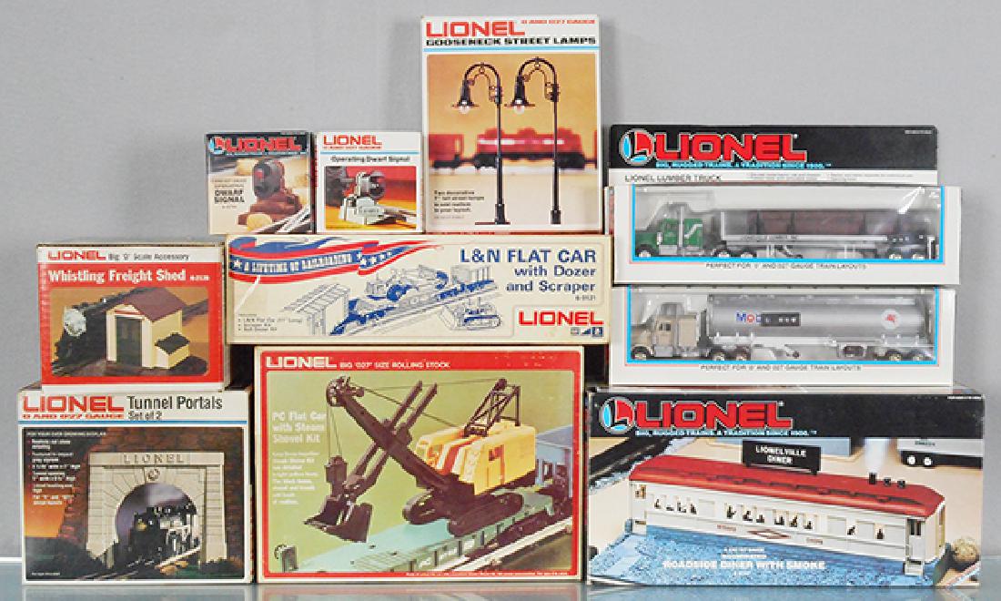 10 LIONEL ACCESSORIES (1 of 1)