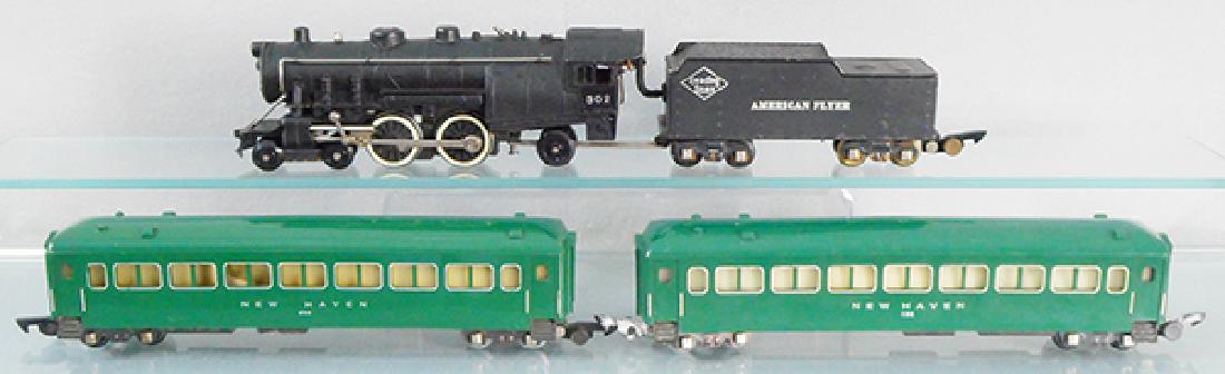 AMERICAN FLYER TRAIN SET: S ga, 302 loco & tender, 2 #650 New Haven Pullmans, C6-7.
