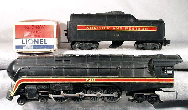 030A: LIONEL 746 N&W LOCO & TENDER: O ga, the tender is the short-stripe version, orig box for tender only, box worn & taped, C5.