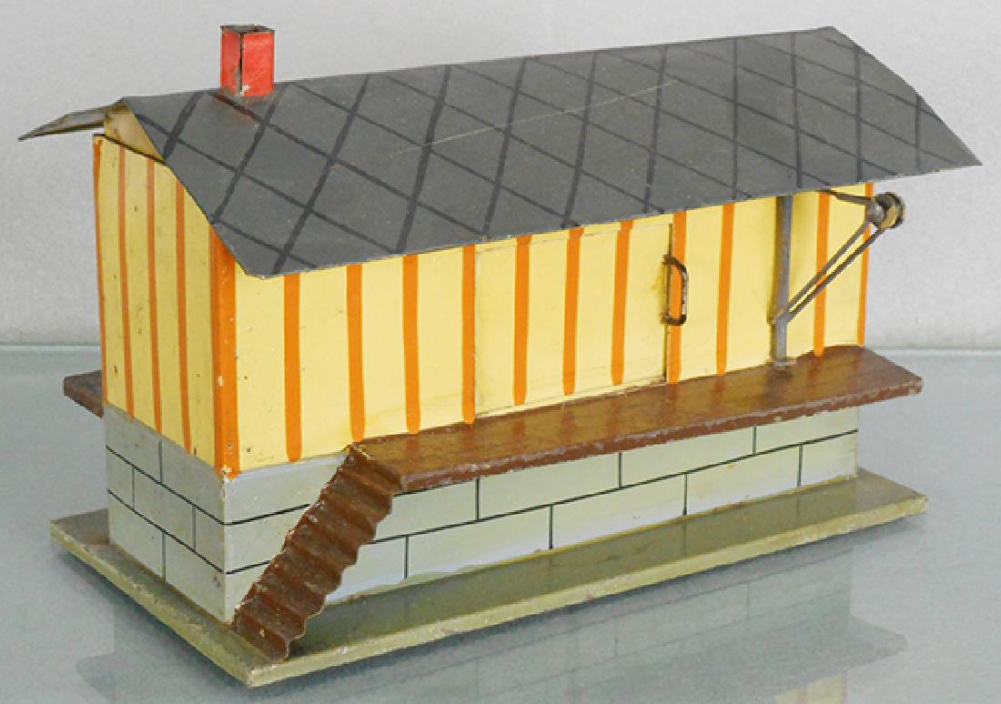 MARKLIN 2045 FREIGHT SHED (1 of 2)