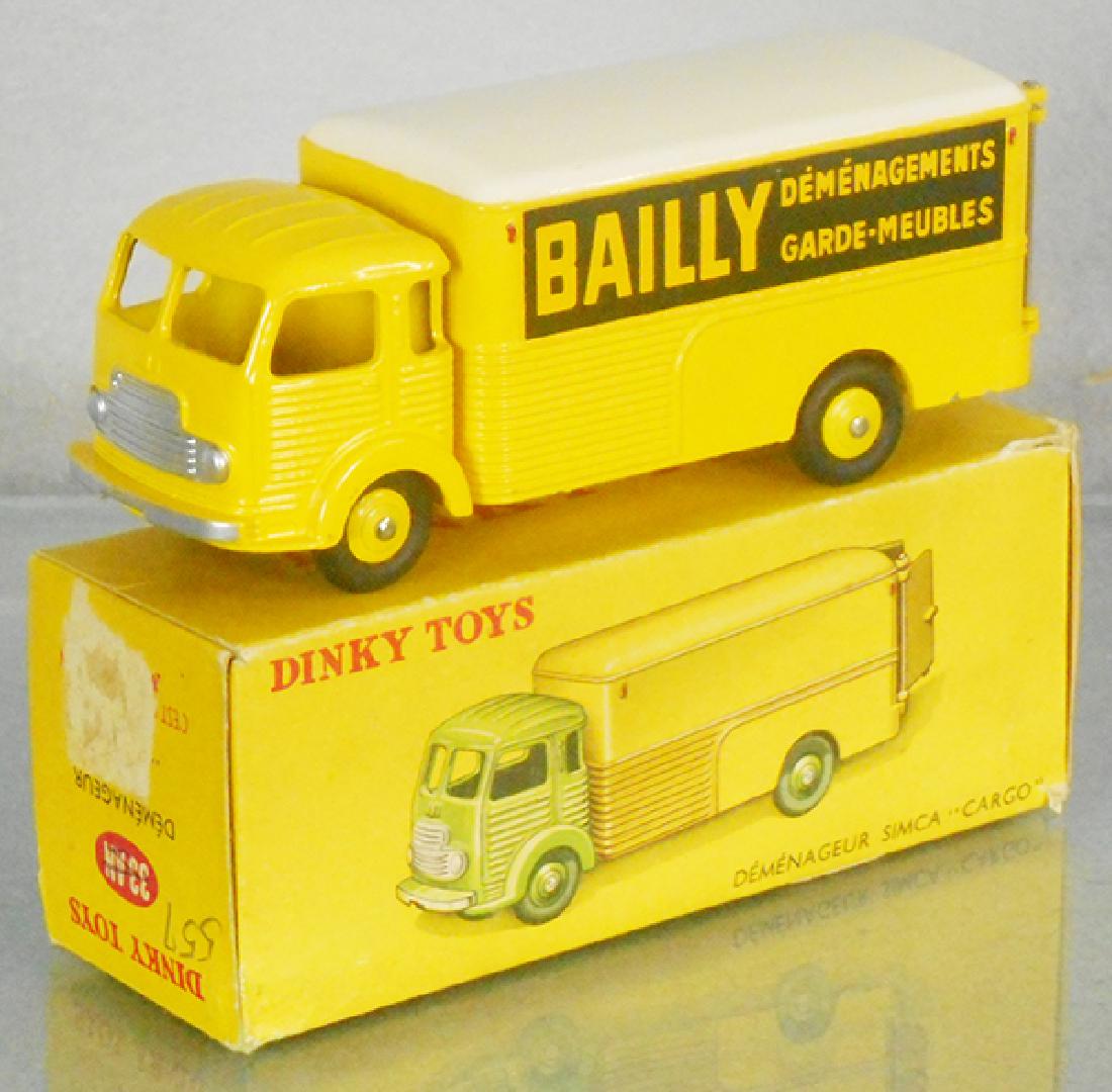 FRENCH DINKY 33 CARGO TRUCK (1 of 2)