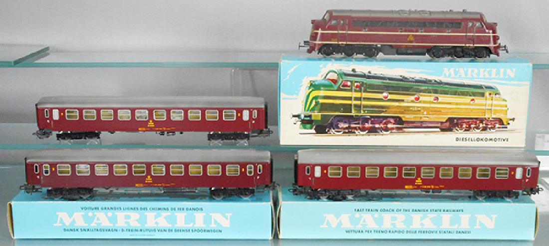 MARKLIN DANISH TRAIN SET (1 of 1)