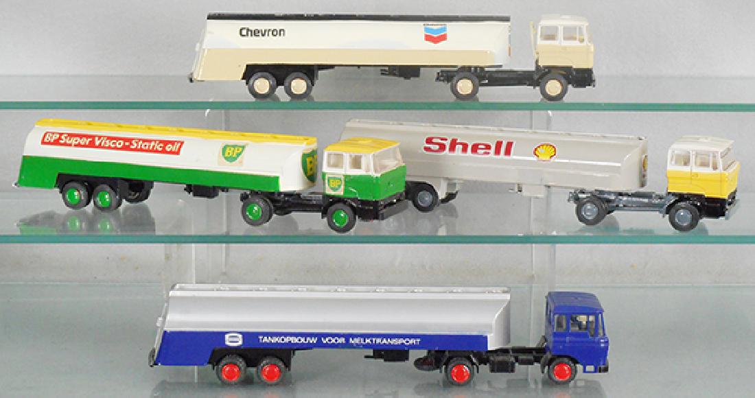 4 LION CAR 62 DAF TANK TRUCKS (1 of 1)