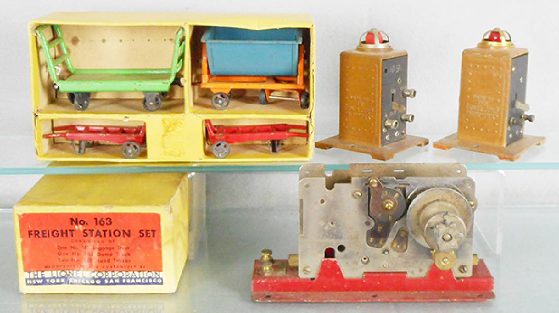 4 LIONEL ACCESSORIES (1 of 1)