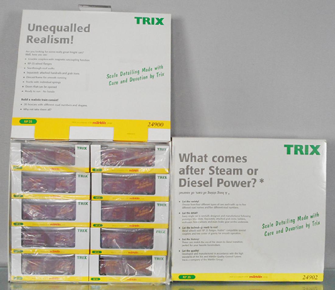 TRIX MARKLIN 24900 UP CAR SET (1 of 1)