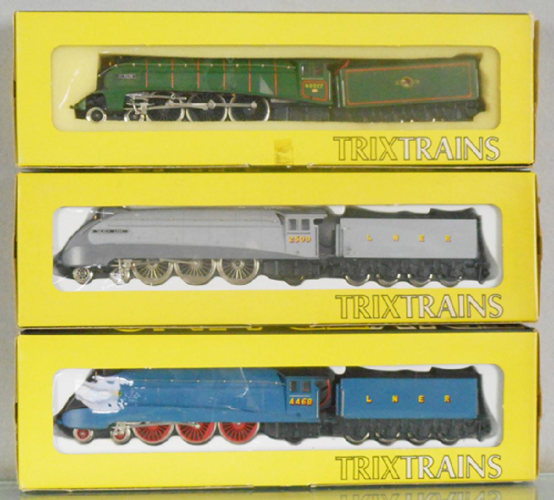 3 TRIX INTERNATIONAL LOCO SETS (1 of 1)