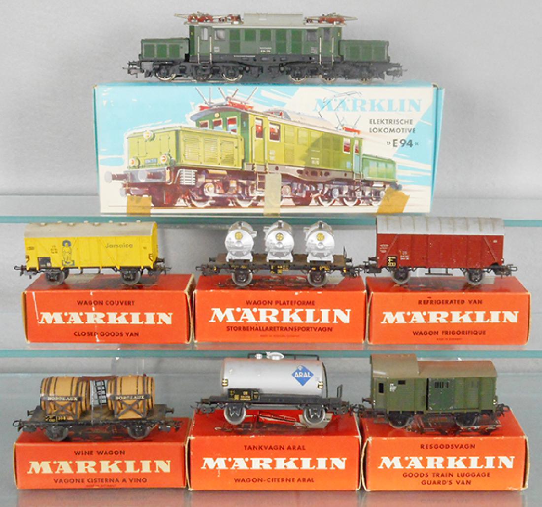 MARKLIN GERMAN FREIGHT TRAIN SET (1 of 1)
