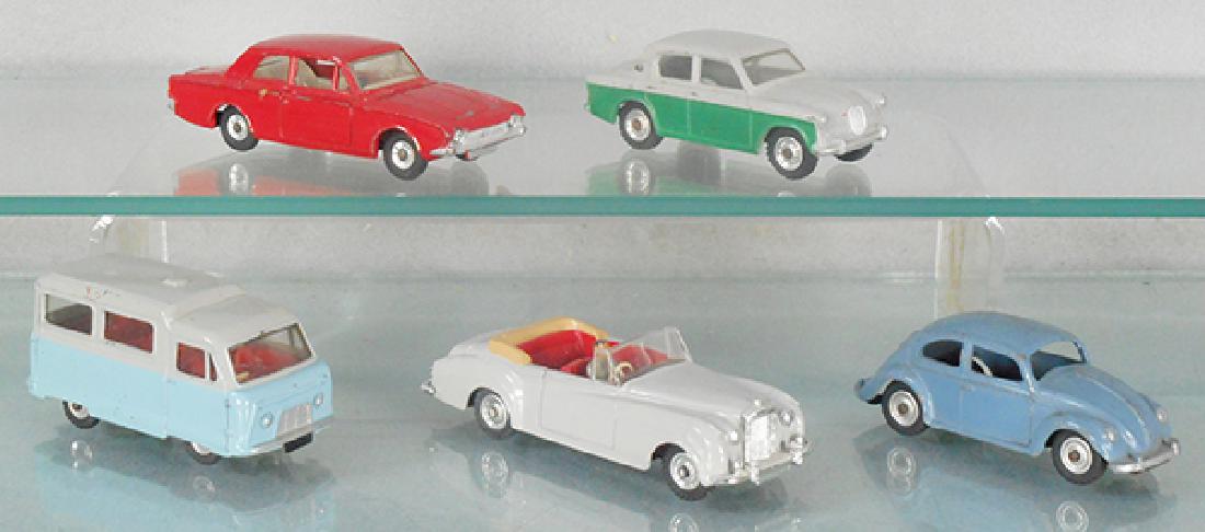 5 DINKY AUTOS (1 of 1)