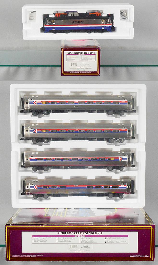 MTH AMTRAK TRAIN SET (1 of 1)