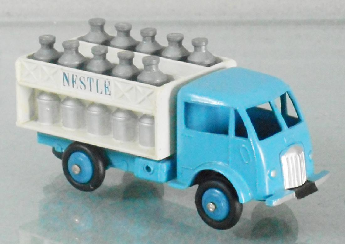 FRENCH DINKY 25O FORD NESTLE MILK TRUCK (1 of 2)
