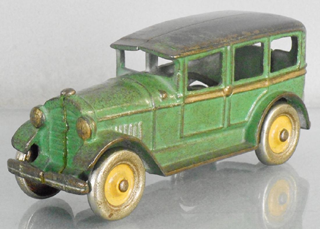 DENT 669 SEDAN (1 of 2)