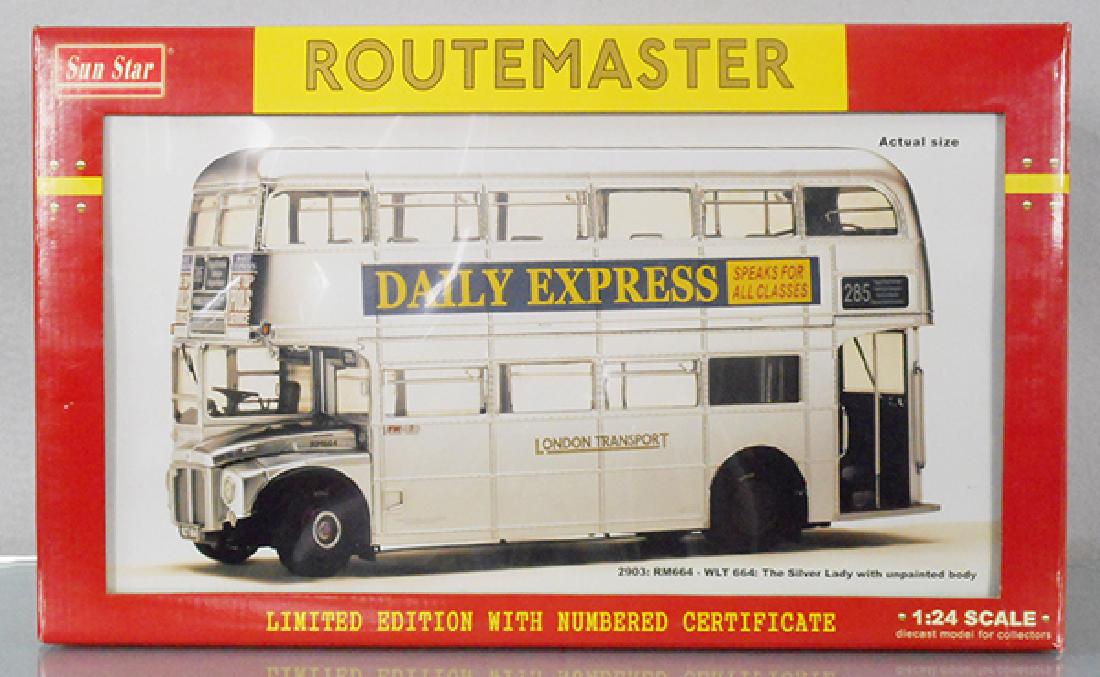 SUN STAR 2903 ROUTEMASTER BUS: 1:24 scale, very detailed, w/numbered certificate, factory sealed in orig box, C10.