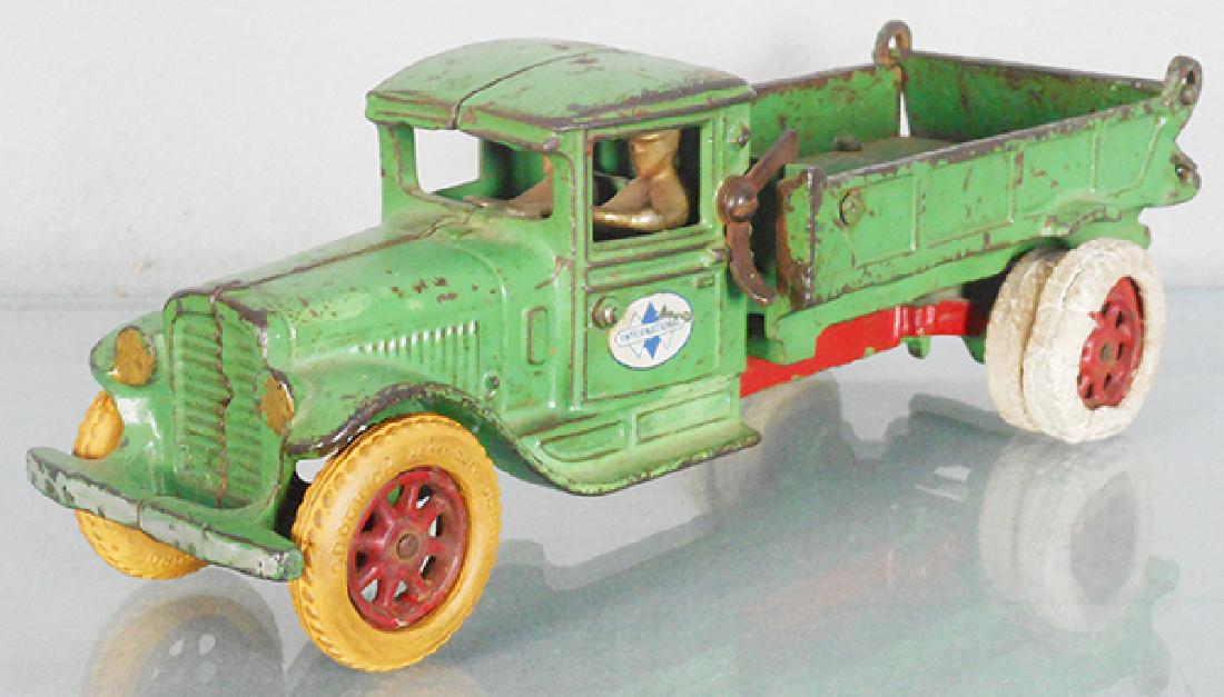 ARCADE INTERNATIONAL DUMP TRUCK (1 of 2)