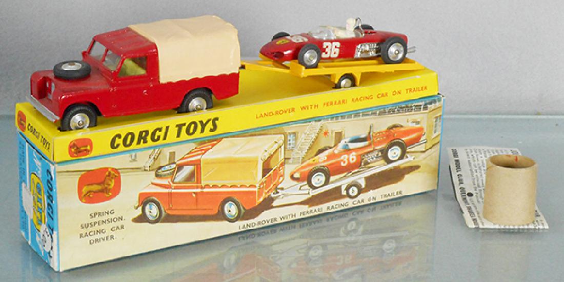 Corgi boîte box repro gift set 17 land rover and ferrari racing car