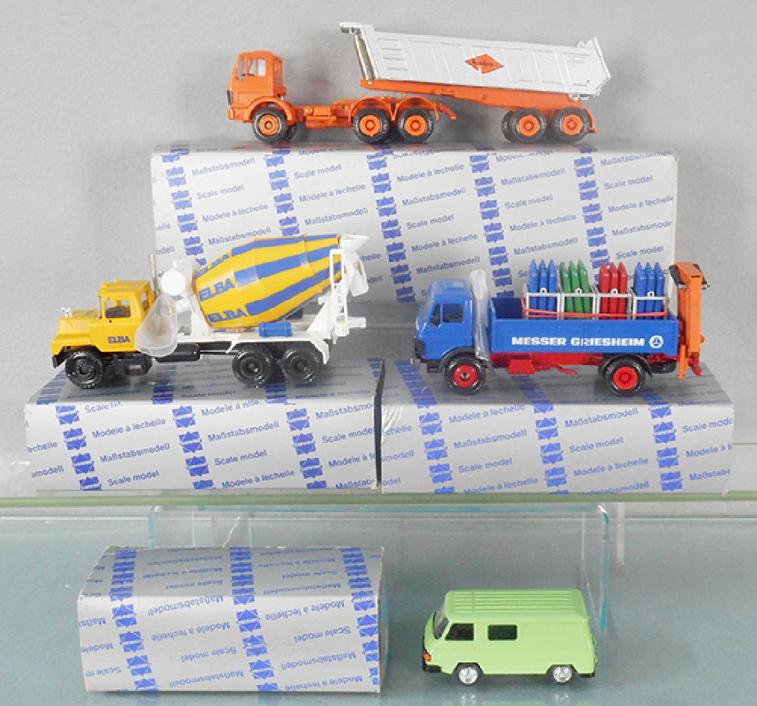 4 CONRAD MODEL VEHICLES (1 of 1)