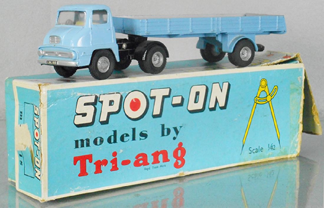 SPOT-ON 111A/31S FORD THAMES (1 of 2)