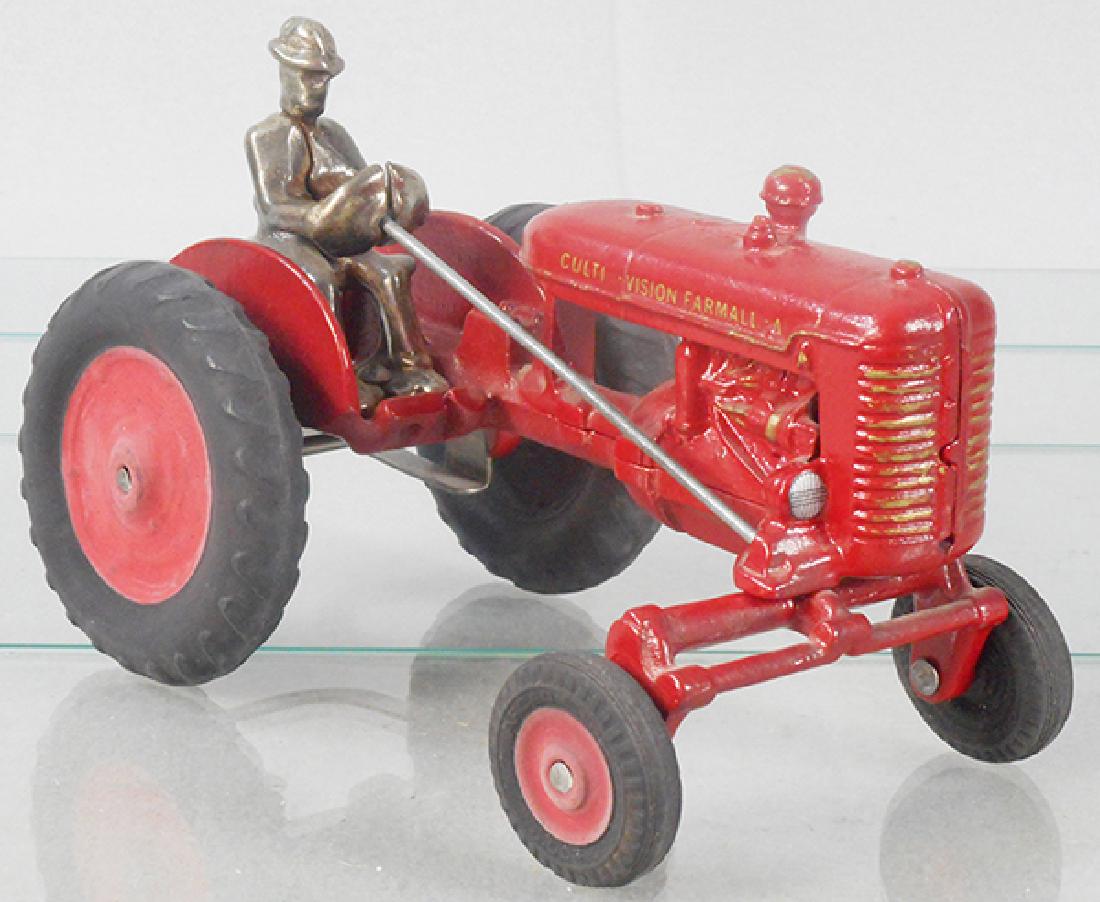 ARCADE 7050 FARMALL CULTI-VISION TRACTOR (1 of 2)