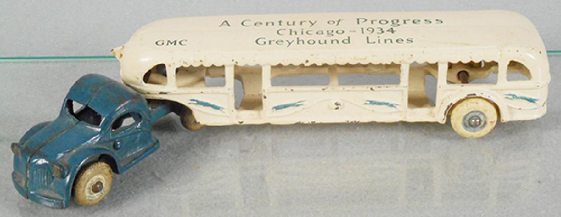 ARCADE 3220 GREYHOUND TRAILER BUS: painted cast iron, 10 in long, Century of Progress 1934 on roof, C8.