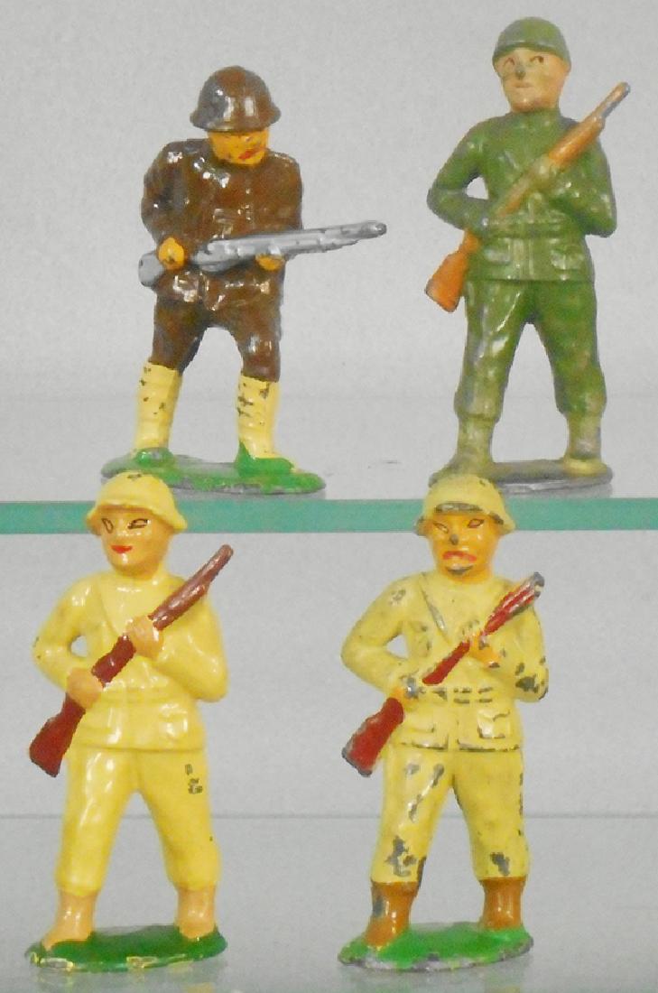 4 BARCLAY DIMESTORE WWII FIGURES (1 of 1)