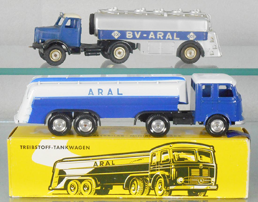 2 MARKLIN ARAL TANKERS (1 of 1)