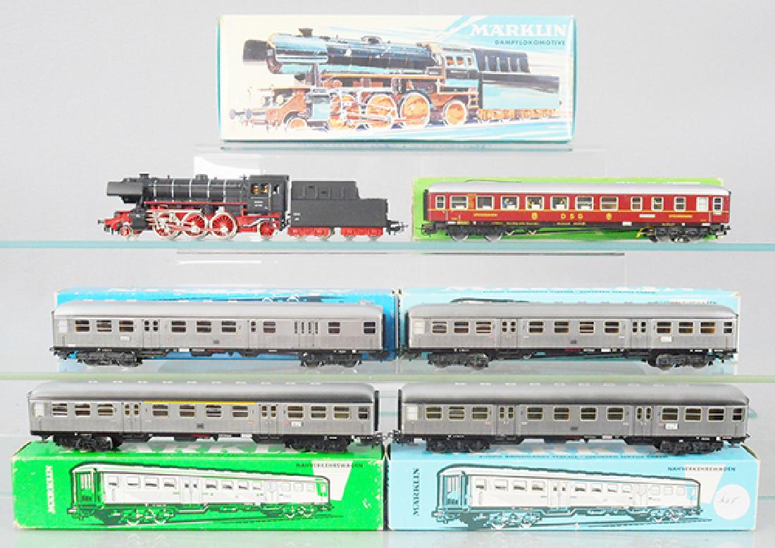 MARKLIN TRAIN SET: HO ga, 30050 loco & tender, w/cars 4024, 4081, 4043, 4042, 4082, orig boxes minor wear, 2 worn, C7-9.