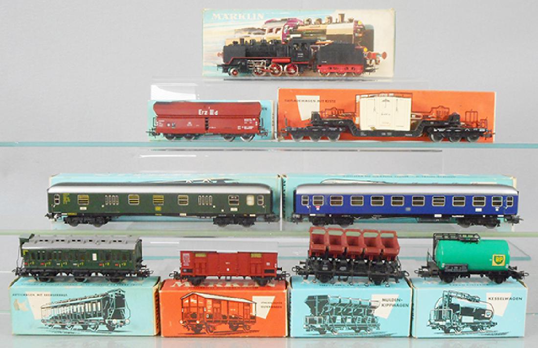 MARKLIN TRAIN SET: HO ga, 3003 loco & tender w/cars 4624, 4618, 4027, 4026, 4005, rust on buffers at 1 end, 4550, 4635, 4644, orig boxes some wear, C6-8.