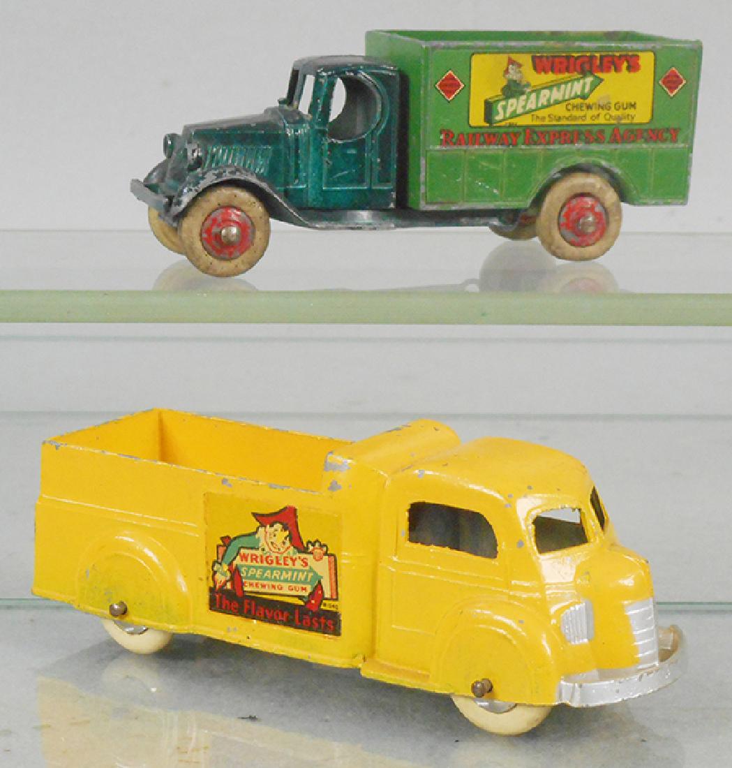 2 TOOTSIETOY TRUCKS: 810 Wrigley's, w/gum slot in back end, 1010 Wrigley's, C6.