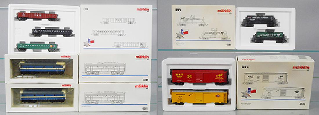 MARKLIN TEXAS TRAIN SET: HO ga, 2 #4081 EMD F7 B units, some mildewing, w/car sets 4583, 4579, 4581, orig boxes & inserts, some warping, C7-9.