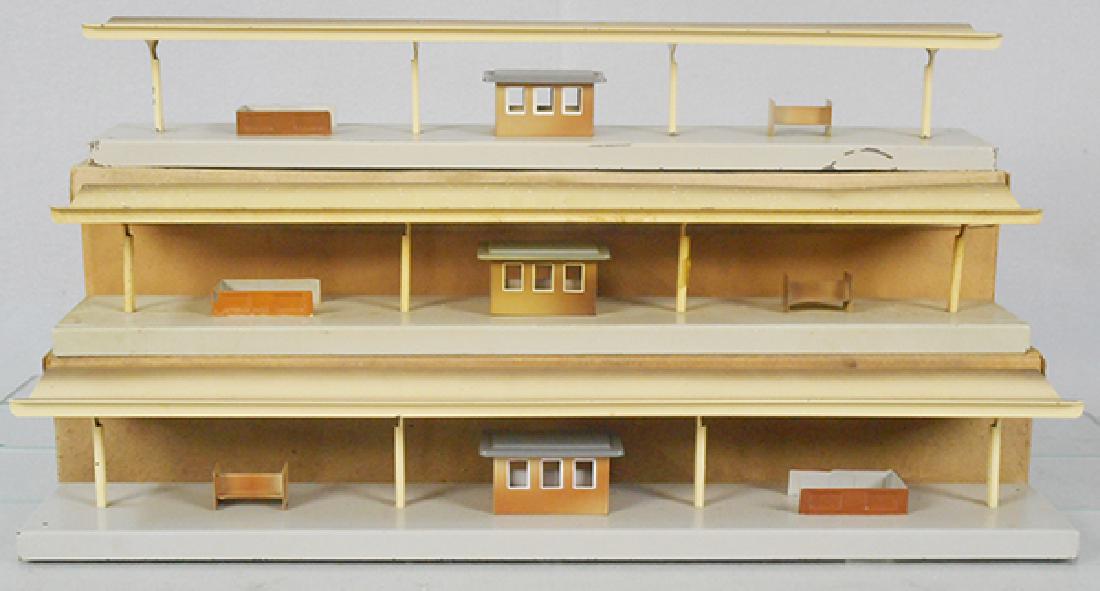 3 MARKLIN 423 TRAIN PLATFORMS: litho tin, orig boxes minor wear, C6-7.