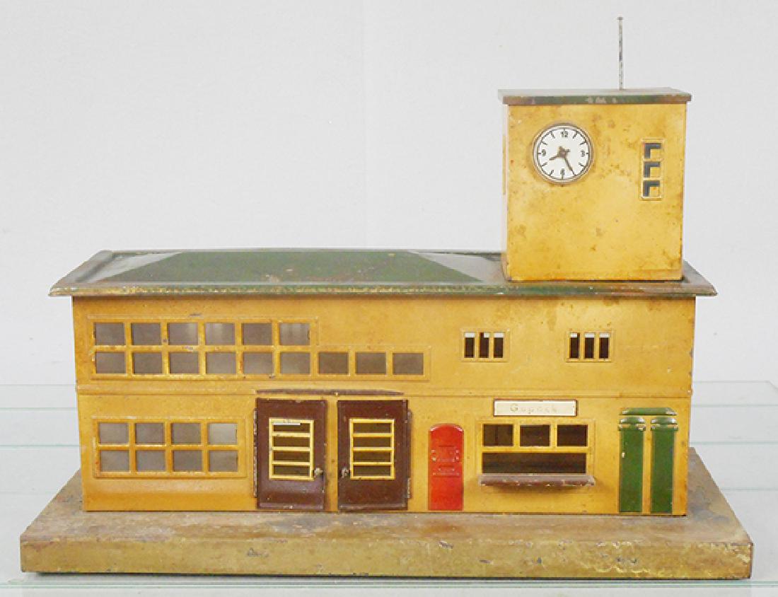 MARKLIN 2011 TRAIN STATION: 1 ga, litho tin, 15 in long, paint worn, C4.