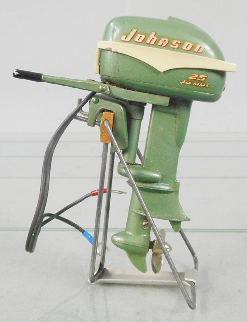 JOHNSON SEA HORSE 25 OUTBOARD MOTOR: Japan, batt op, not tested, some decal chips, engine cover has scratches, 5 1/2 in tall, w/stand, C5.