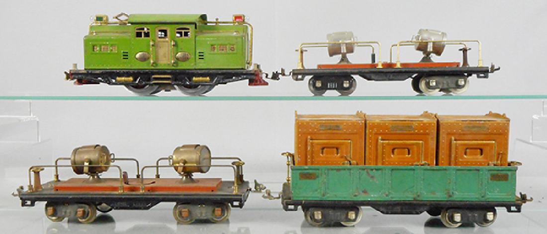 LIONEL TRAIN SET: std ga, 318 loco, rewheeled, 2 #520 searchlights, 512 gondola w/3 #206 containers, containers are repainted, C5.