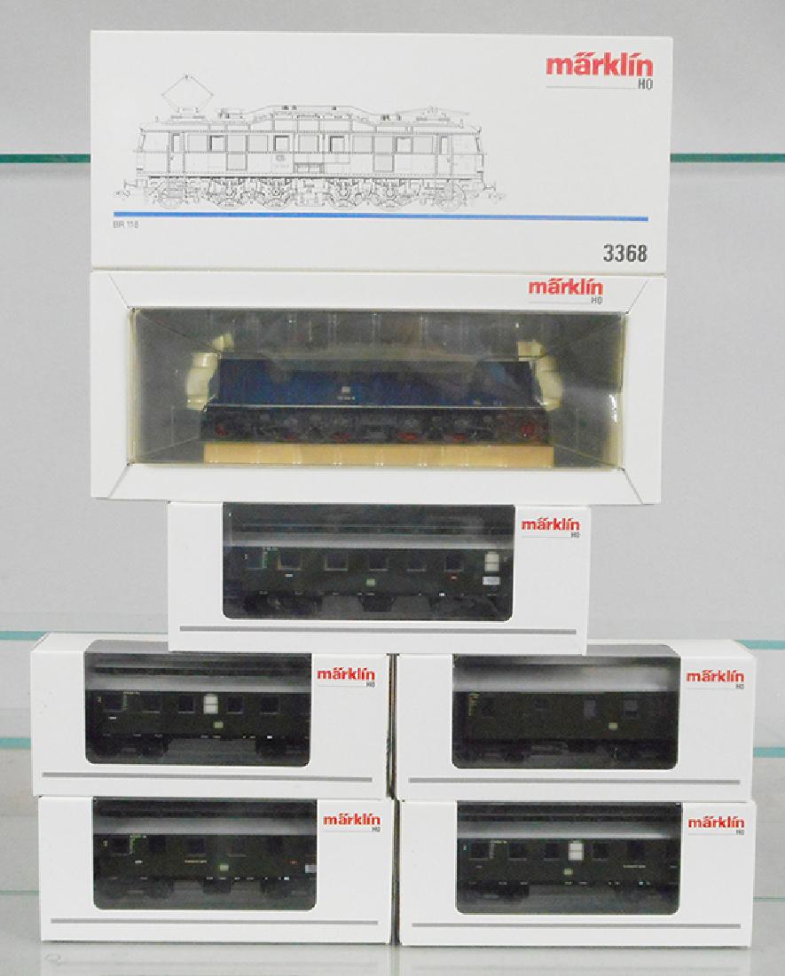 MARKLIN TRAIN SET: HO ga, 3368 electric loco w/cars 43080, 43040, 43050, 43060, 43070, orig boxes & inserts, C9.