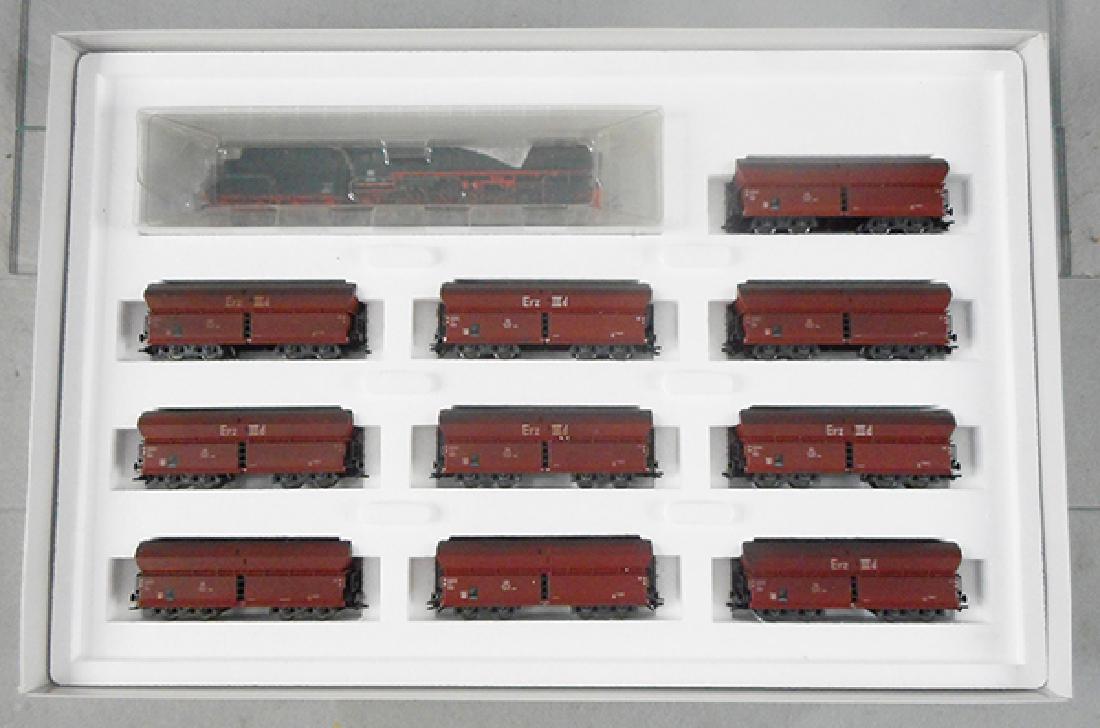 MARKLIN 26536 LONG HENRY ORE TRAIN SET: HO ga, digital, 44494 loco & tender w/10 ore cars, orig set box & insert, C9.