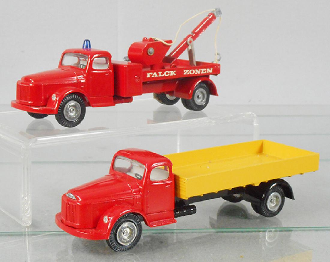 2 TEKNO TRUCKS: 436 Volvo Falck Zonen Wrecker, Volvo Express Truck, C9-10.