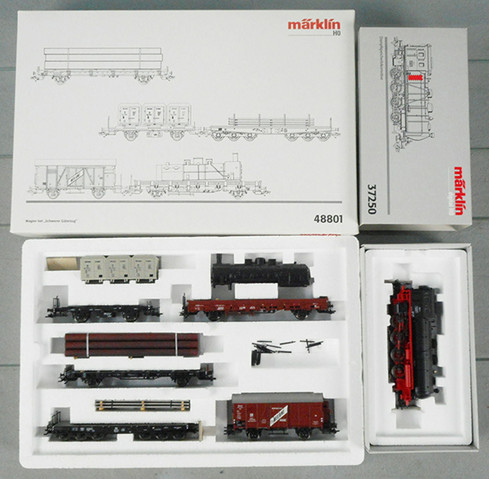 MARKLIN TRAIN SET: HO ga, 37250 digital loco w/48801 5-car freight set, orig boxes & inserts, C9.