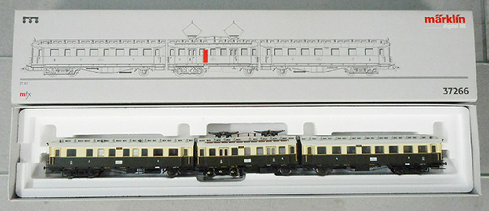 MARKLIN 37266 GERMAN RAIL CAR SET: HO ga, 3-car set, Delta & digital equipped, orig box & insert, C9.