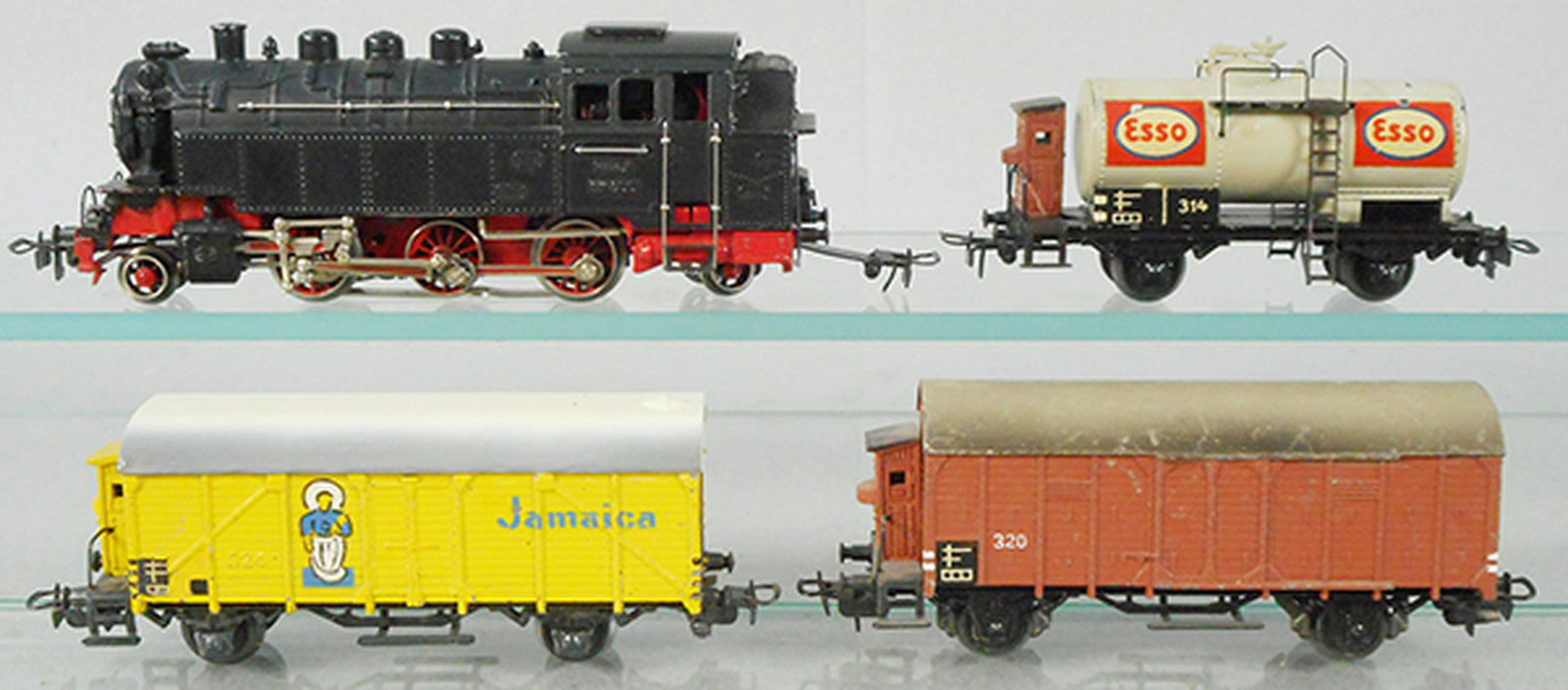 MARKLIN TRAIN SET: HO ga, TP800 loco, 2nd version, 314 Esso tank, gray, 326 Jamaica Banana, 320 box car, C5-6.