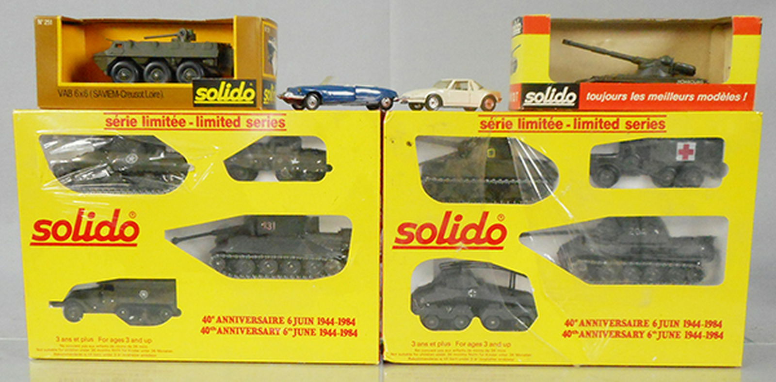 SOLIDO & NOREV VEHICLE LOT: 2 Solido 40th Anniversary Sets, 251 VAB 6X6, 250 AMX 13T, orig boxes, 2 missing window inserts, Norev 88 Citroen DS19, 143 Matra, orig boxes minor wear, C6-10.