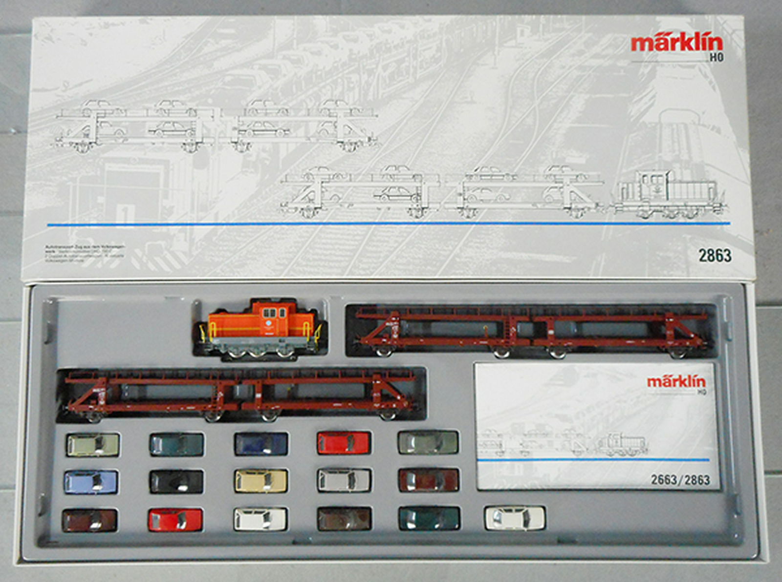 MARKLIN 2863 VW TRANSPORT SET: HO ga, digital loco w/2 transporter cars & Volkswagen autos, orig box & insert minor wear, C8-9.