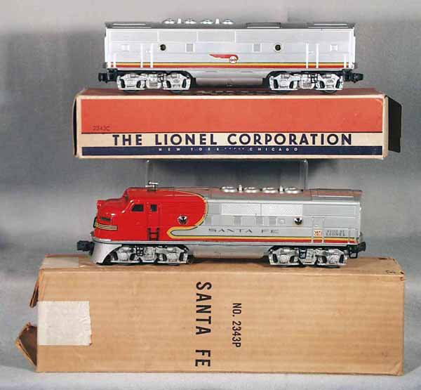 LIONEL 2343 SF F3 AB: O ga, screentops, minor nose decal chipping, missing 1 porthole lens, 2 others have glue residue, A unit chassis is a B unit w/2 motors installed & battery box door is plugged w/1 hole in it, orig box