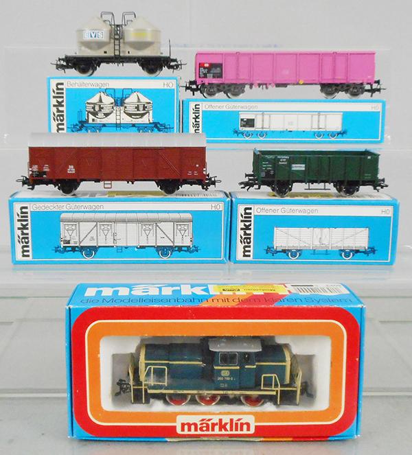 MARKLIN TRAIN SET: HO ga, 3141 loco, 4662 container car, 4700 box car, 4718 gondola, 4795 gondola, orig boxes, C9.
