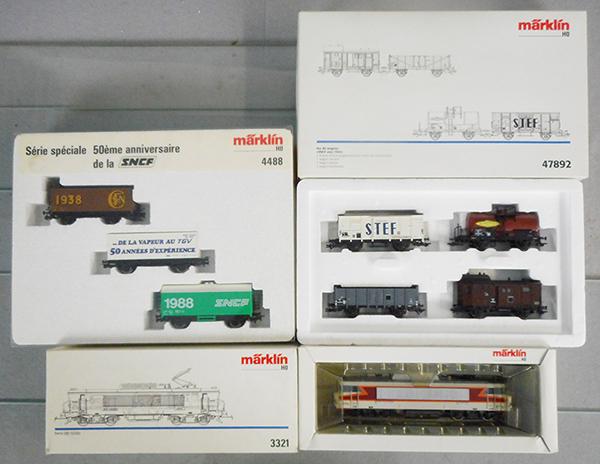 MARKLIN FRENCH TRAIN SET: HO ga, 3321 loco, 47892 freight car set, 4488 50th Anniversary box car set, orig boxes & inserts, C9.