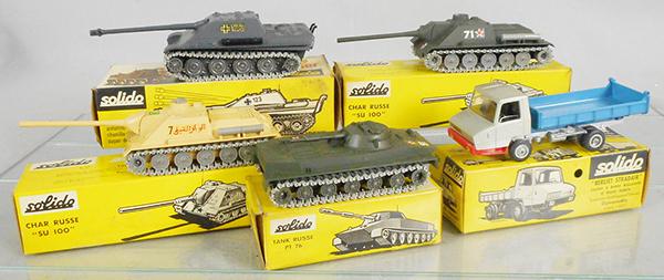 5 SOLIDO VEHICLES: 228 German Tank, 208 Egyptian Tank, 207 Amphibian Tank, 208 Russian Tank, 306 Berliet Stradair, orig boxes worn, C7-9.