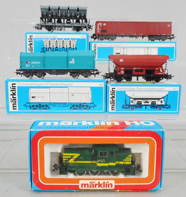 MARKLIN TRAIN SET: HO ga, 3149 loco, 4687 telescoping freight car, 4717 gondola, 4721 tipping bucket, 4631 side dumping car, orig boxes, C9.