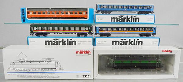 MARKLIN BELGIAN TRAIN SET: HO ga, 33231 electric loco, digital ready, 4166 coach, 4116, 4118 & 4118 sleeper cars, orig boxes & inserts minor wear, C9.