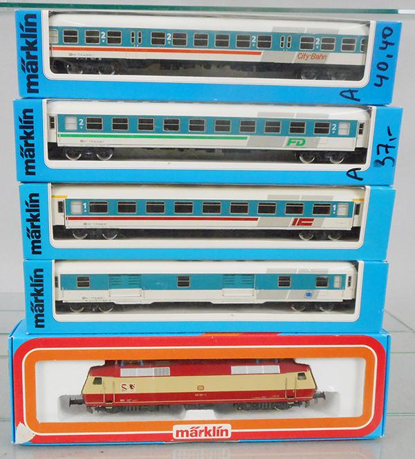 MARKLIN TRAIN SET: HO ga, 3153 loco w/cars 4220, 4221, 4222, 4223, orig boxes & inserts minor wear, C8-9.