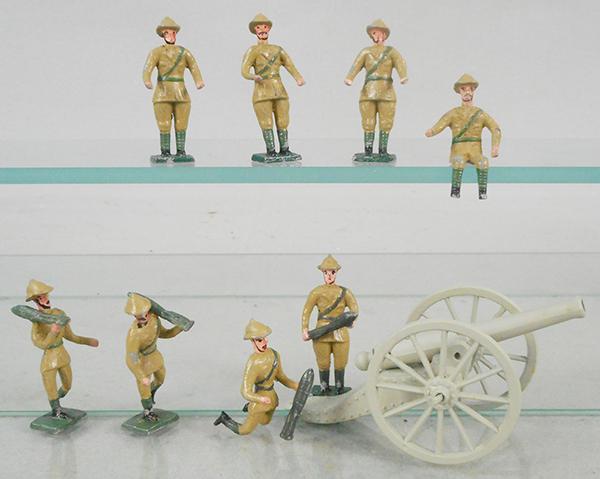 HEYDE BRITISH GUN TEAM: 8 pieces, restored in desert colors, C7-9.