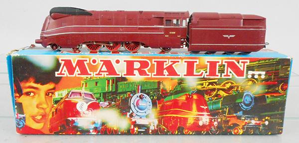 MARKLIN 3089 STREAMLINE LOCO: HO ga, red, orig box & insert minor wear, C8-9.