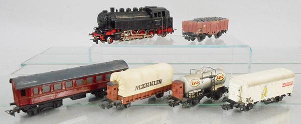 MARKLIN TRAIN SET: HO ga, TT800 loco, 311 gondola w/coal, 343 Mitropa sleeper, 322 covered gondola, 314 Esso tank, oxidation under paint, 325 Gambrinus box car, C5-7.